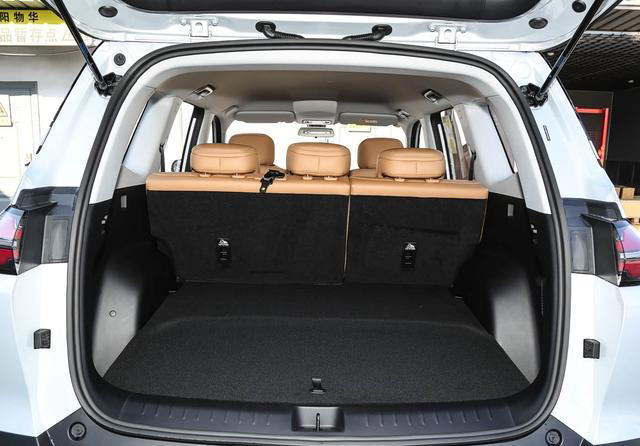 6万块的SUV具备的素养：轴距超2米8，配1.5T+四轮独悬，大厂打造