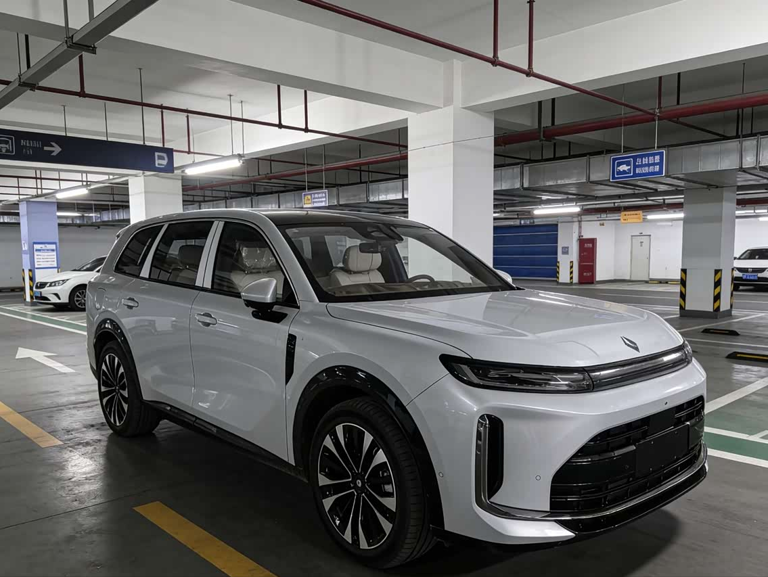 宝骏大型插混SUV亮相！预计15万起，轴距超3米1配华为智驾