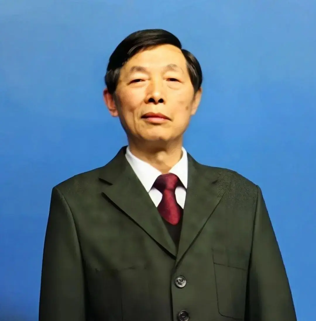 陈立泉，江西景德镇人，中国锂电池之父