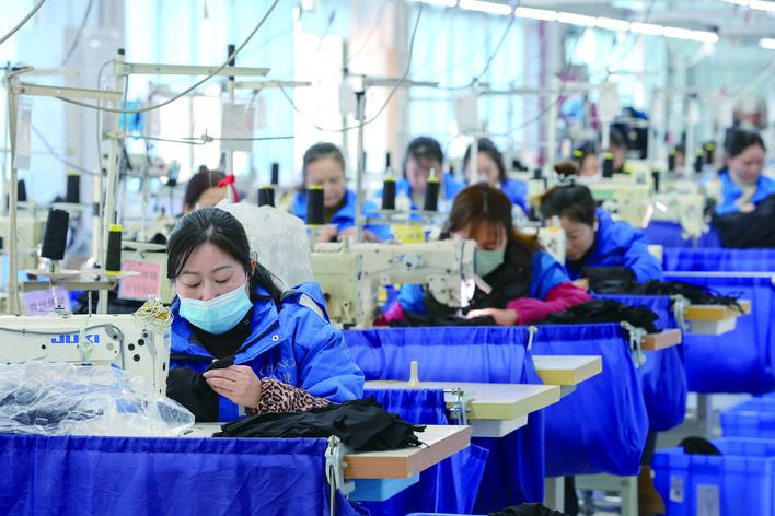 企业开足马力 冲刺“开门红”