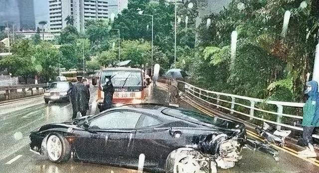 金晨被曝肇事逃逸，牵连谢霆锋，顶包案后被打、被监禁、事业尽毁