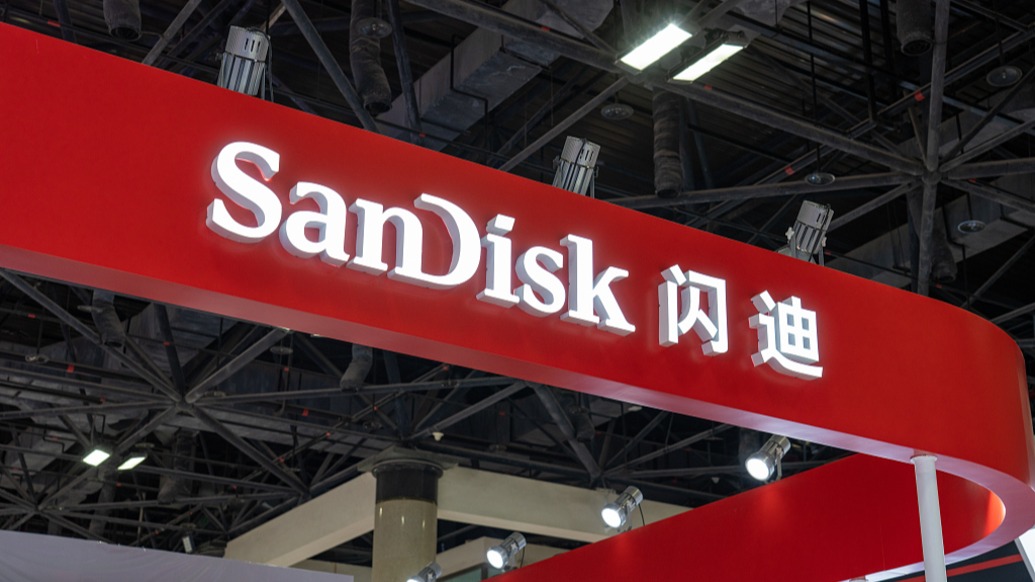 盘后大涨17%!闪迪上季度营收增六成，客户要求保证供应