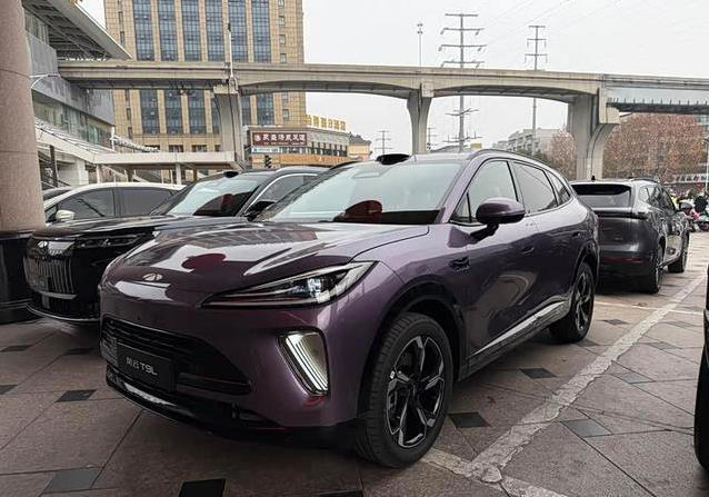 风云T9L中型插混SUV：4870mm大空间 5秒破百，却只要20万出头？