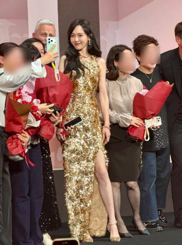 欧莱雅年会这天，看了宋茜肌肉腿和唐嫣粗臂，才知珠圆玉润有多美