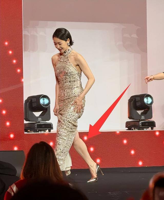 欧莱雅年会这天，看了宋茜肌肉腿和唐嫣粗臂，才知珠圆玉润有多美