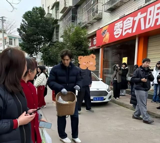 51���Ӻ�����״�������ᣬ����Ƥ�ɿ壬�ɴ��ٷ����ֱ���������ͷ