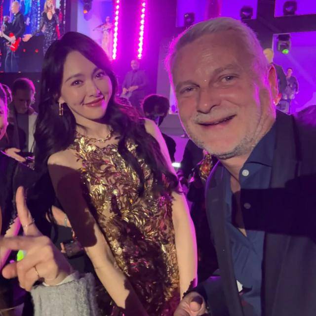 欧莱雅年会这天，看了宋茜肌肉腿和唐嫣粗臂，才知珠圆玉润有多美