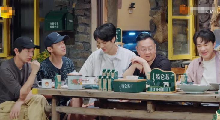 王祖蓝举家搬离上海，重回香港生活！