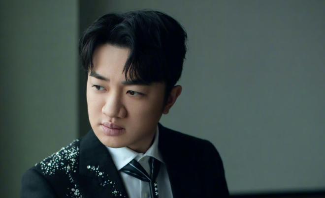 王祖蓝举家搬离上海，重回香港生活！