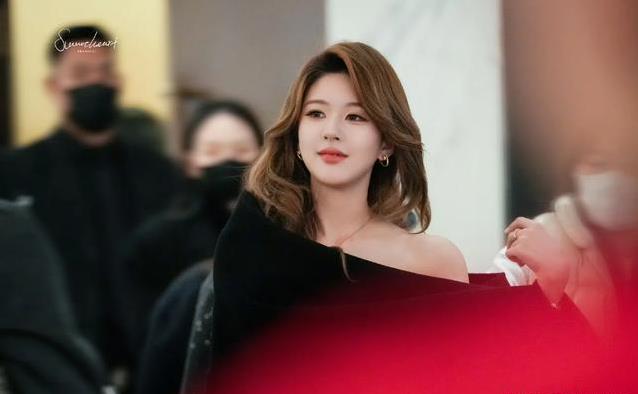 赵露思宝格丽活动惊艳全场，8斤肉回归反成最大加分项？