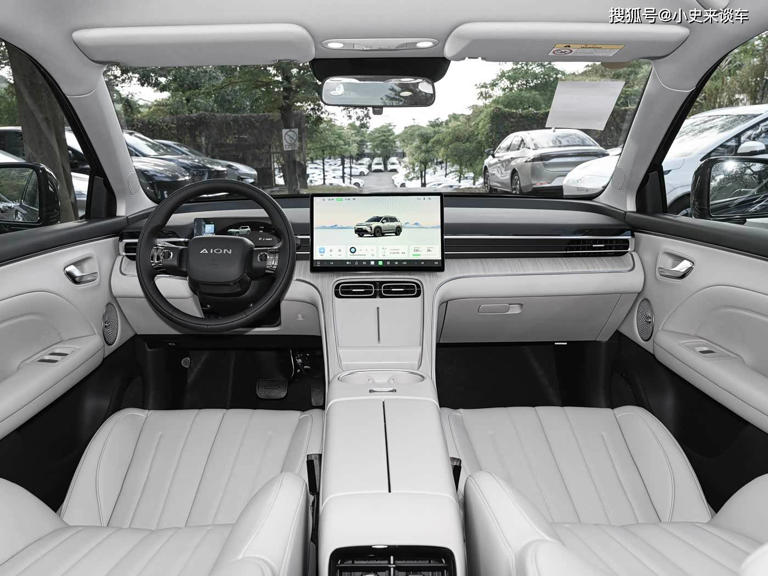 2026款AIONi60：增程纯电双动力，家庭出行新选择，续航无忧空间大
