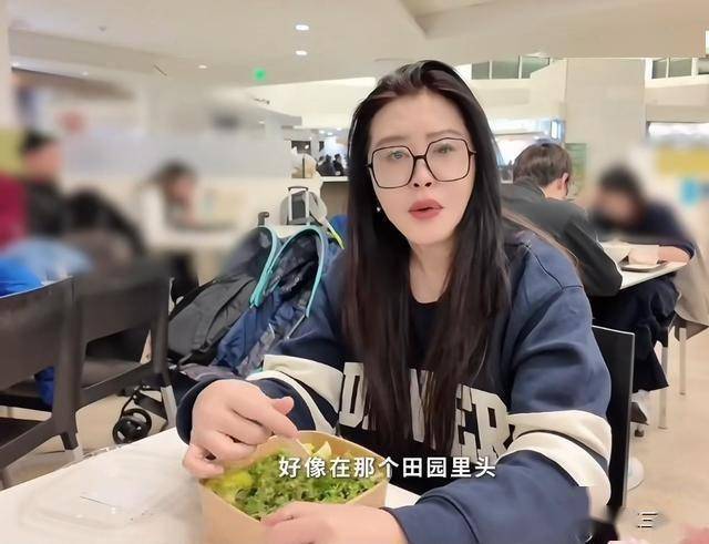 王祖贤全面复出，晒一日三餐，网友：难怪看起来像30岁