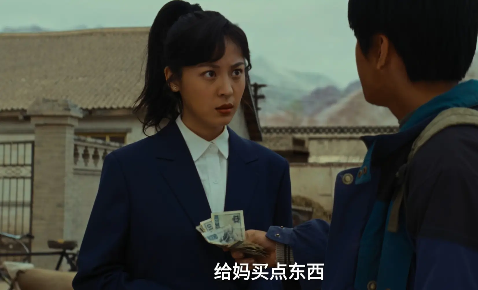 《生命树》中的关系户！既是童星，又是星二代，父母是赵本山徒弟