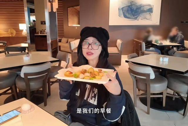 王祖贤全面复出，晒一日三餐，网友：难怪看起来像30岁