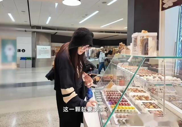 王祖贤全面复出，晒一日三餐，网友：难怪看起来像30岁