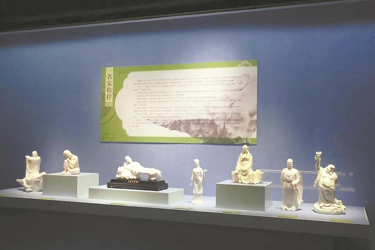 德化窑陶瓷珍品亮相扬州