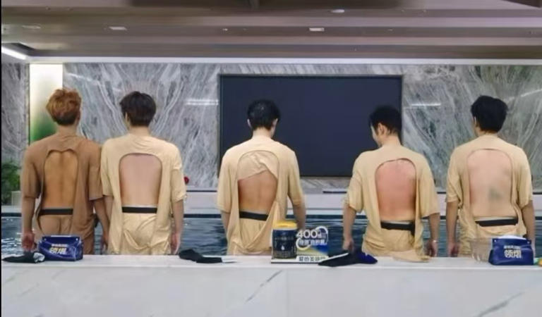 内娱活人实锤！黄子韬泳裤沾水“消失”，发博怒怼节目组求打码