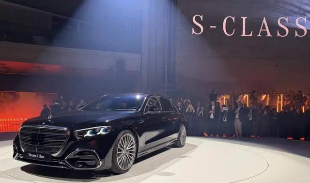 “老钱”和“新钱”全都要！新款奔驰S变了，却有着熟悉的味道