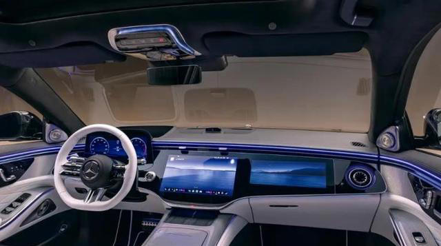 “老钱”和“新钱”全都要！新款奔驰S变了，却有着熟悉的味道