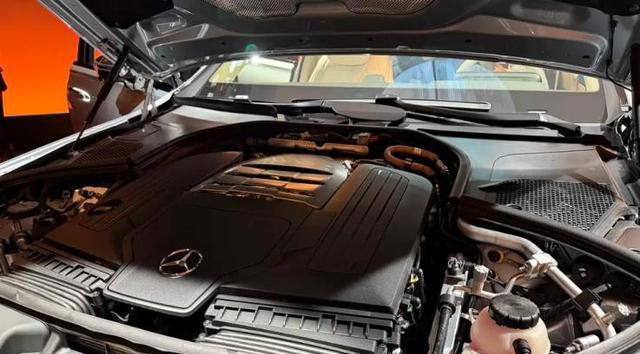 “老钱”和“新钱”全都要！新款奔驰S变了，却有着熟悉的味道