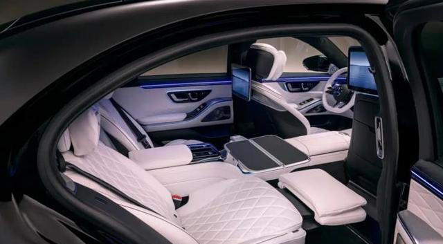 “老钱”和“新钱”全都要！新款奔驰S变了，却有着熟悉的味道