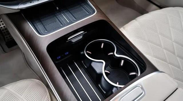 “老钱”和“新钱”全都要！新款奔驰S变了，却有着熟悉的味道