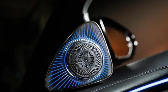 “老钱”和“新钱”全都要！新款奔驰S变了，却有着熟悉的味道