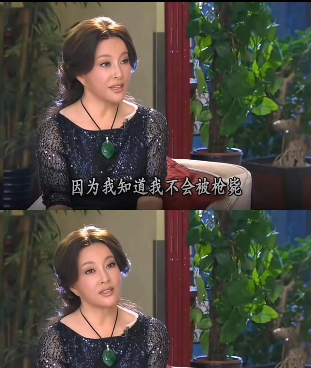 75岁的刘晓庆面对年龄追问直接回怼：刘晓庆多少岁，关你们什么事