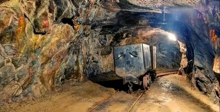世界上黄金最多的金矿，矿藏量高达4500吨，为何70年都没人去挖？