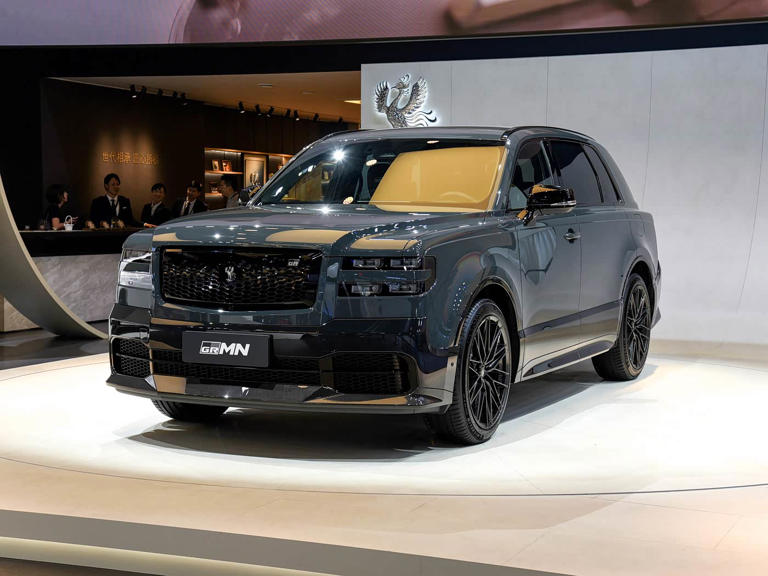 丰田大型插混SUV亮相，外观豪华车身达5米4！ 