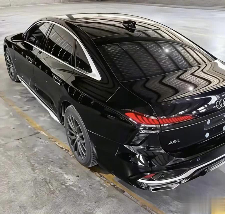 全新国产奥迪A6L现身，变“运动型男”长度增92mm