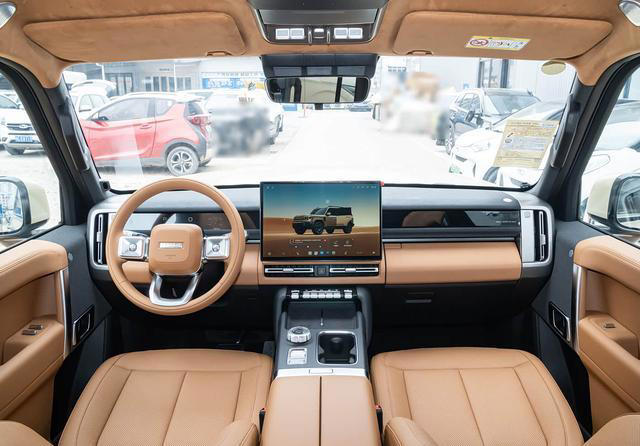 奇瑞中大型硬派SUV亮相！大尺寸车身，外观似霸道，搭载1.5T增程