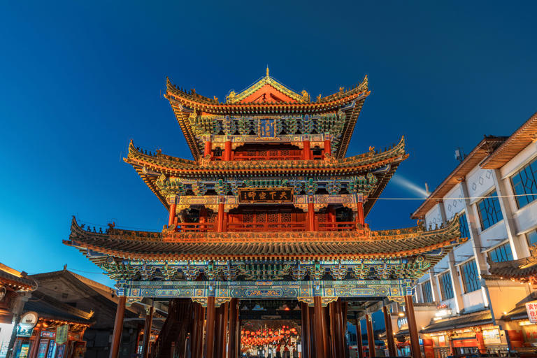 春节出游不想人挤人，反向旅游去这6个地方，年味十足，适合小住几天!