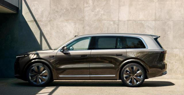 具身智能时代理想L9王者归来！55.98万定义极致科技与审美