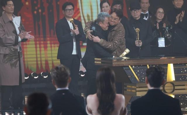 曾志伟卸任TVB高层后，设宴款待皇牌节目台前幕后，更抽茅台大奖