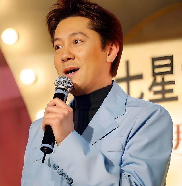 蔡国庆也没想到，人到中年才生下的俩儿子，如今都开始给他长脸了