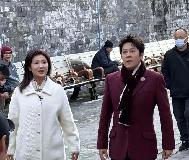 蔡国庆也没想到，人到中年才生下的俩儿子，如今都开始给他长脸了