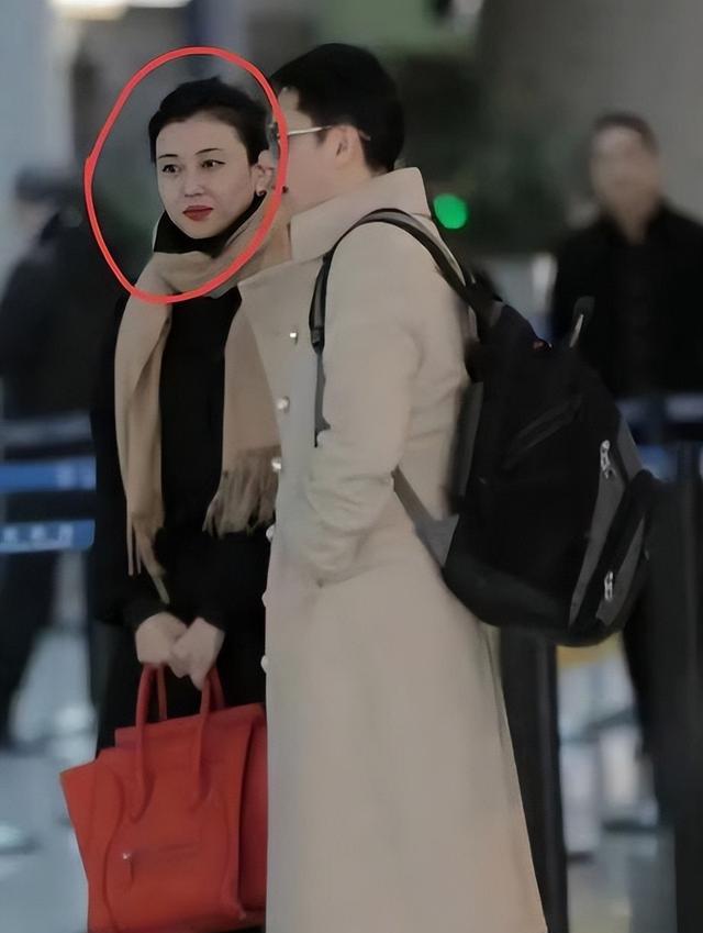 蔡国庆也没想到，人到中年才生下的俩儿子，如今都开始给他长脸了