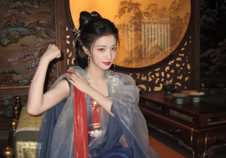 剧版《成何体统》遇冷：王楚然丞磊也带不动？忠于原著竟是败笔？