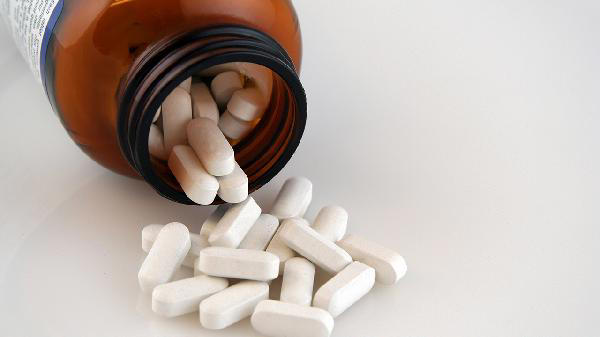 多名医学院士呼吁：停用这5种保健品，吃得越多，身体负担或越重