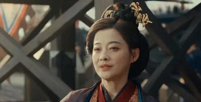 缺乏气场就别勉强表演！太平年51岁梅婷一登场，就给内娱上了一课