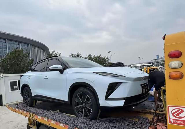 又一款走量车来了！6.99万级参照，4米5车身+1.5T，瑞虎5主打家用