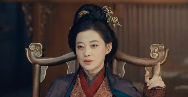 缺乏气场就别勉强表演！太平年51岁梅婷一登场，就给内娱上了一课