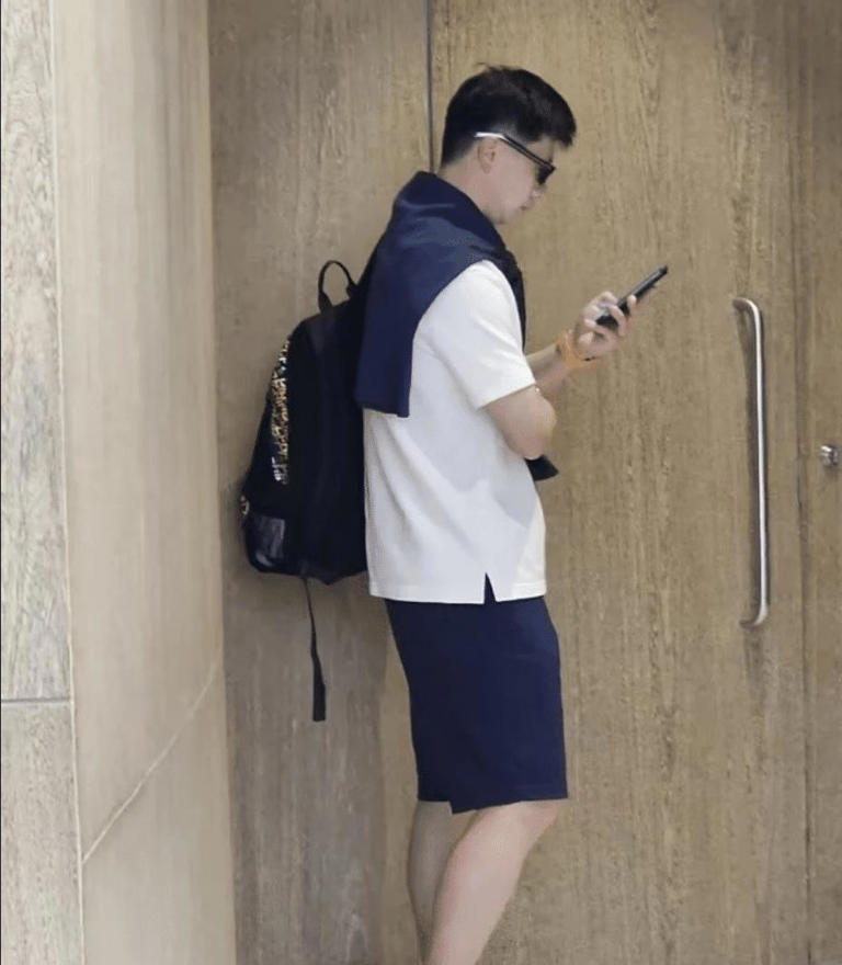 人生赢家！马龙一家四口迪拜游玩，妻子夏露戴墨镜一袭长裙美成女明星