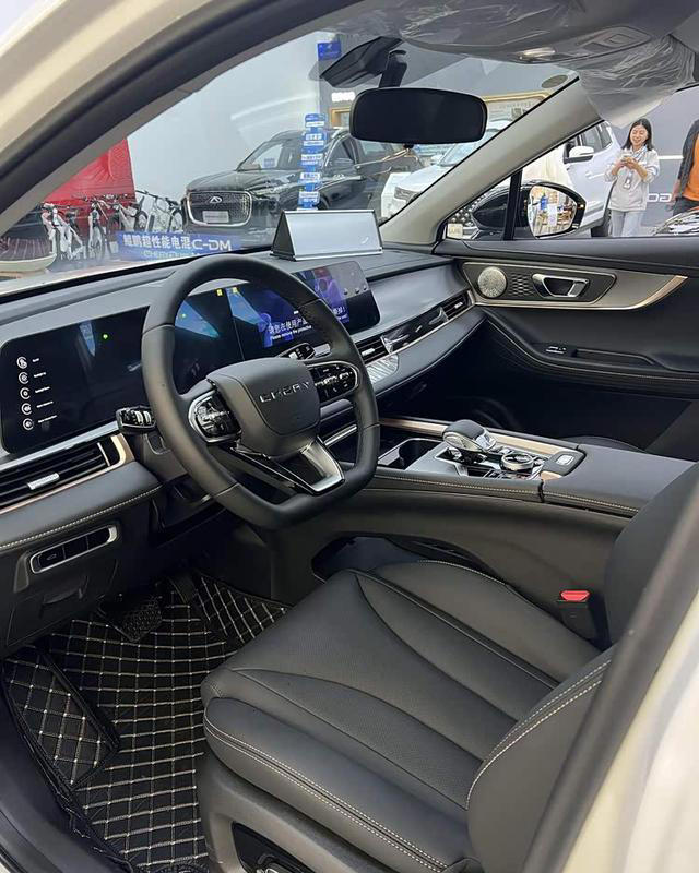 又一款走量车来了！6.99万级参照，4米5车身+1.5T，瑞虎5主打家用