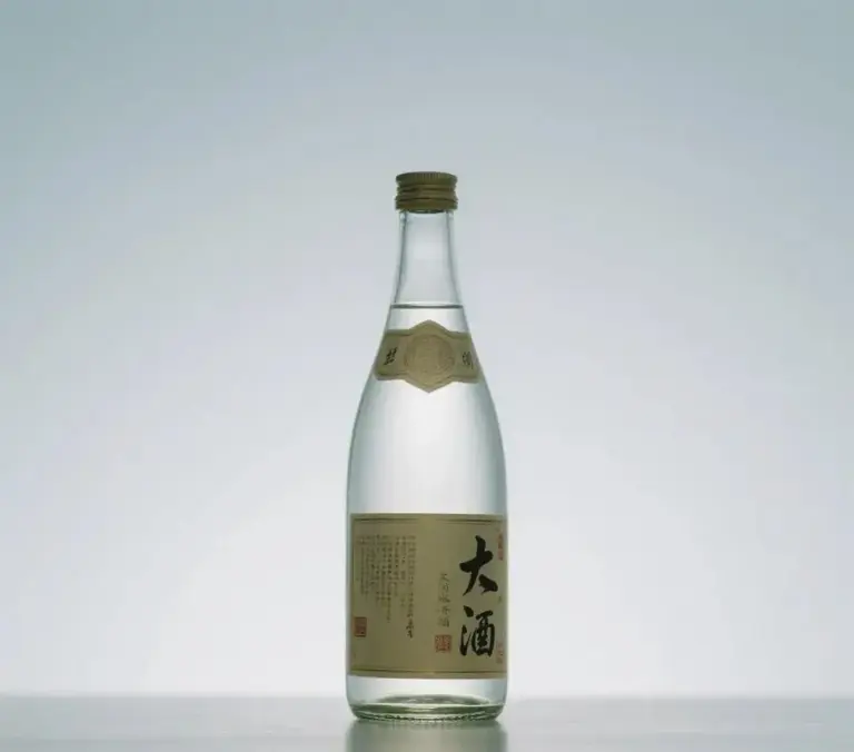 把白酒瓶倒立过来，真假白酒，立马现原形， 看完涨知识了！