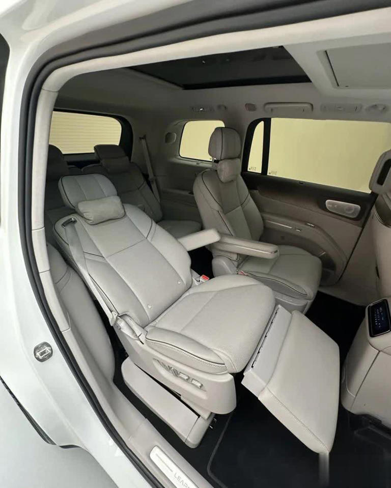 9系SUV“新卷王”零跑D19现身，车长超5米2