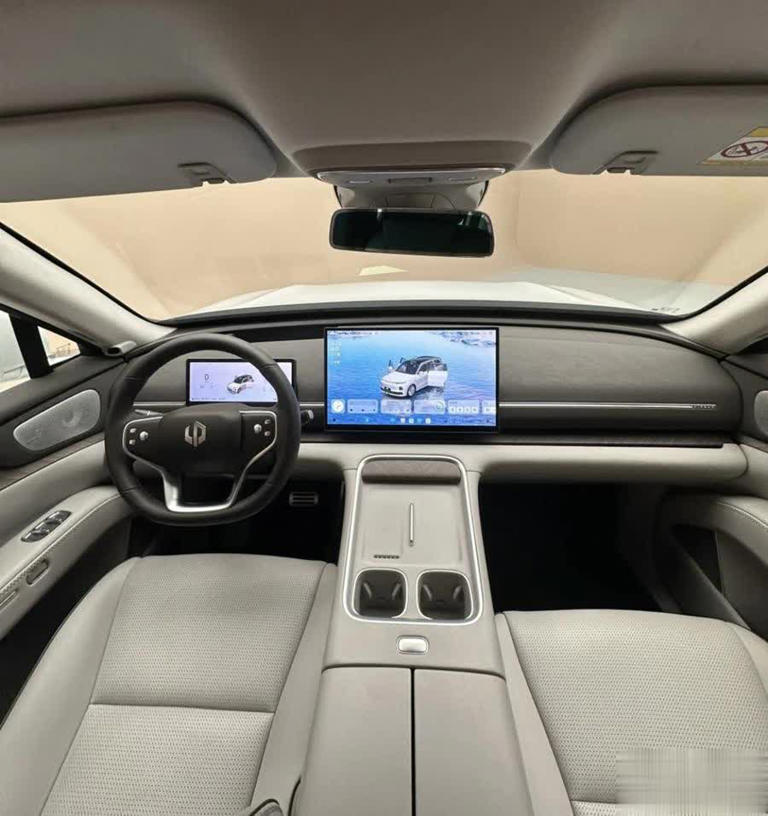 9系SUV“新卷王”零跑D19现身，车长超5米2