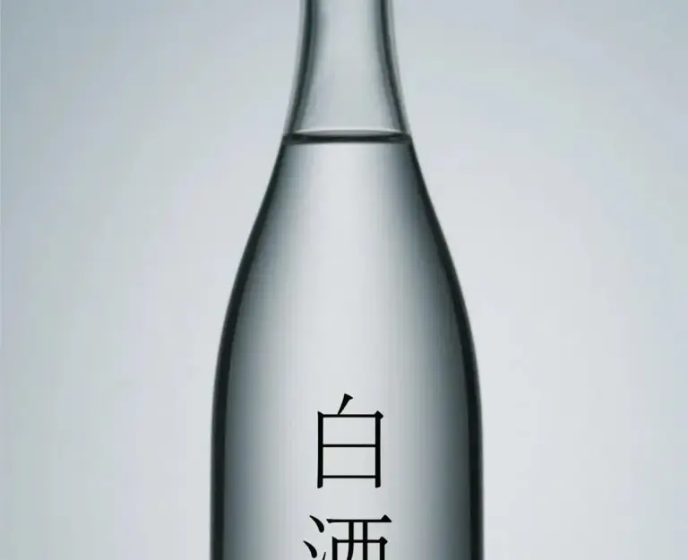 把白酒瓶倒立过来，真假白酒，立马现原形， 看完涨知识了！