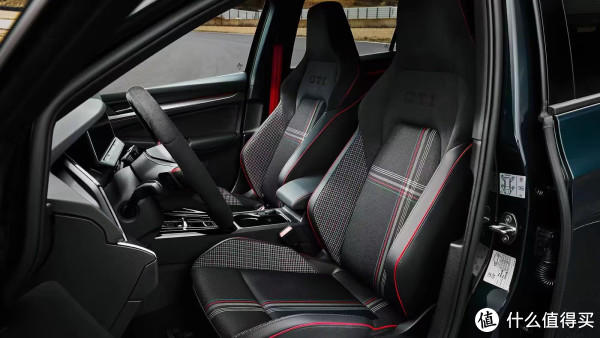 最强量产GTI！高尔夫50周年版：325马力+钛合金排气，极速270km/h